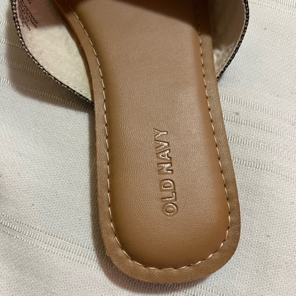 🖤 New Old Navy Woven Crossed Sandals🖤 - Picture 6 of 6